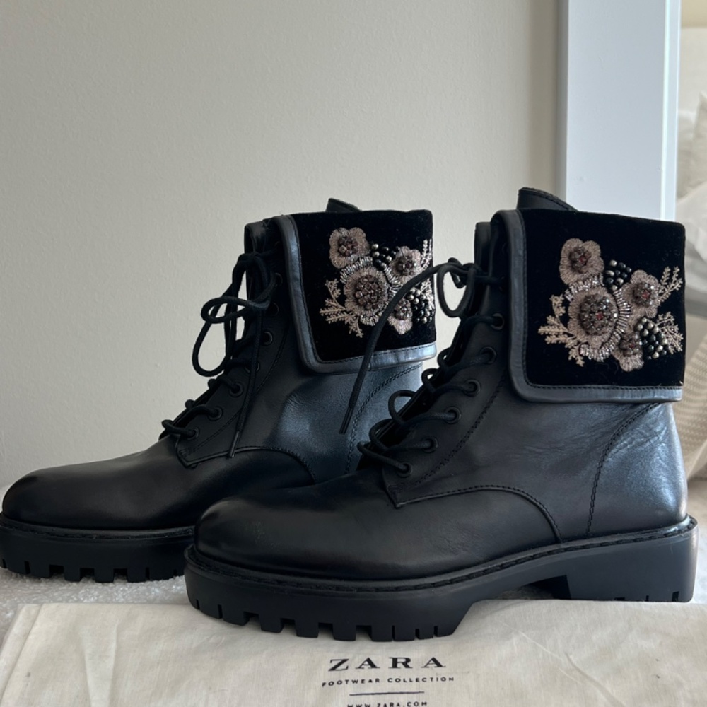 ZARA Black Embroidered Black with Gold Flower Design Boots US 8